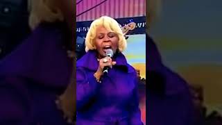 Vanessa Bell Armstrong singing her Theme Song from the Sitcom &quot;Amen&quot; #amen #themesong #music #crouch