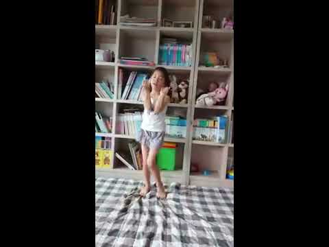 티티 춤추는 우리딸~~~^^