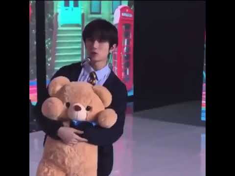 Video TXT (범규) Beomgyu New Year's Eve Live teddy bear clip - youtube