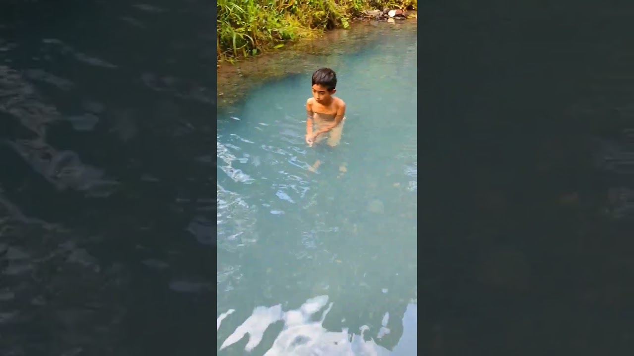 Ada sungai biru di banyuwangi‼️asri dan adem