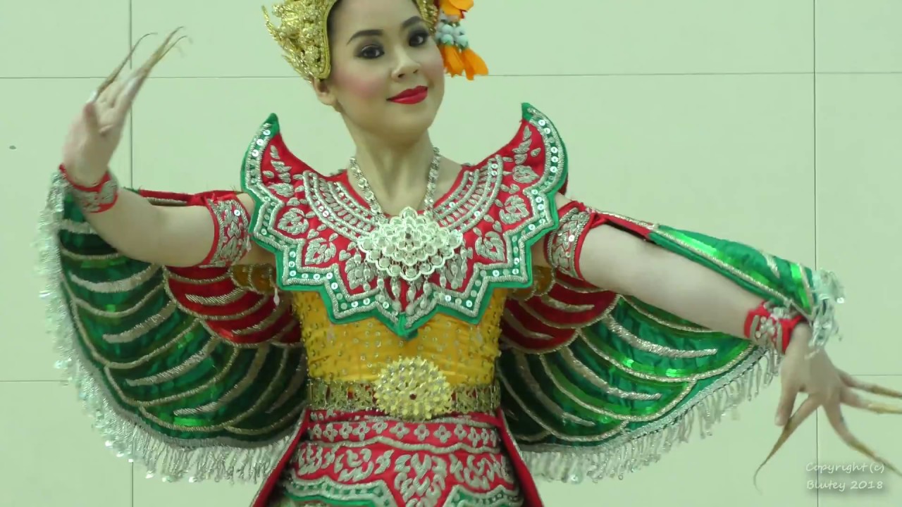 Rabam Kinaree Ron Dance, Bunditpatanasilpa Institute Dancers, British Museum, London  22nd Feb 2018