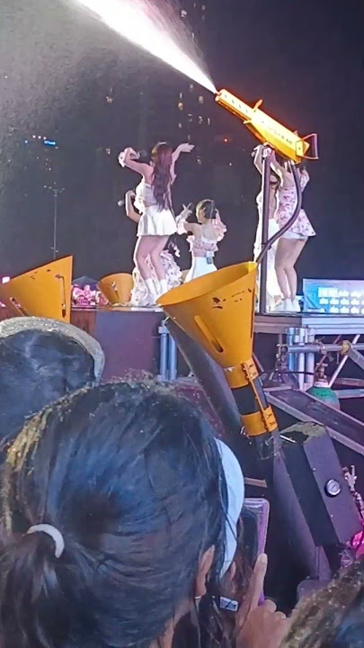 Oh My Girl Arin funny moment at Waterbomb Manila 2025