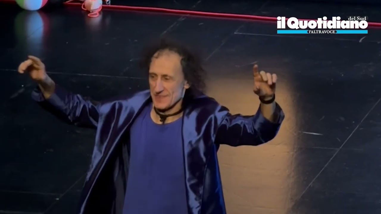 Intervista ad Antonio Rezza in Calabria con il suo spettacolo Metadietro