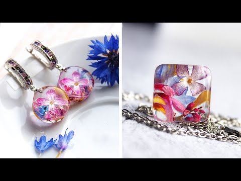 Make Resin Jewelry to Encapsulate Plants, Color and Glitter | Skillshare  Blog