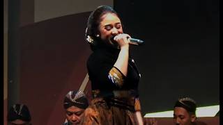 DISNATALIS SMA 8 KOTA KEDIRI DI BUAT AMBYAR SAMA NIKEN SALINDRI