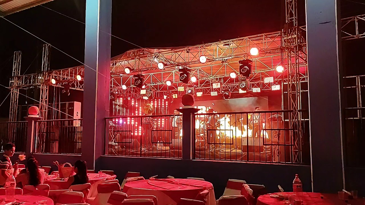 cabron y vago (la plebe nb en vivo desde santiaguito jicayan Oax . )