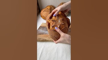 Pumpkin sourdough bread 🎃 Recipe in description 🌾