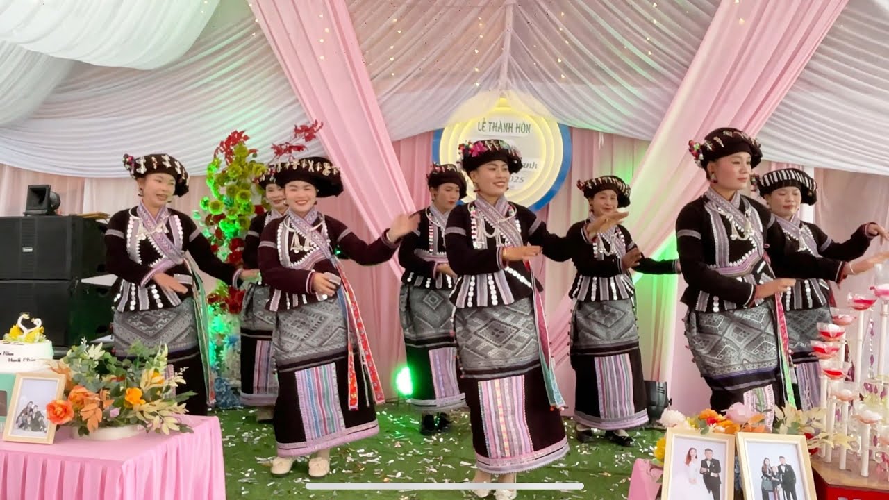 MÚA MỪNG LỄ THÀNH HÔN HOÀNG PHAU NGỌC LANH 