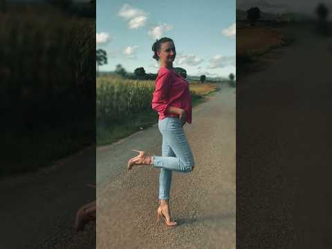 Casual Elegance Pink Denim Vibes Fashion Moda Outfit Jeans Heels