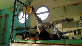 Pilates Cadillac Tower: Shoulder Roll Down