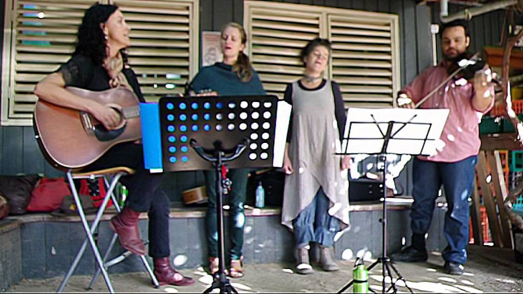 Dear Cedar perform "I wish my baby was born" at Ceres Market, 19 March 2014