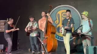 Infamous Stringdusters unplugged at B Chord in Virginia 5/22/2022