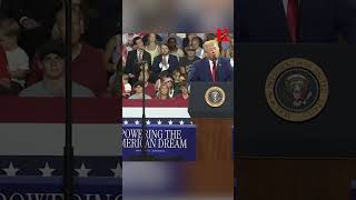 Trump Rally Attendee Repeatedly Mimics President’s Hand Movements