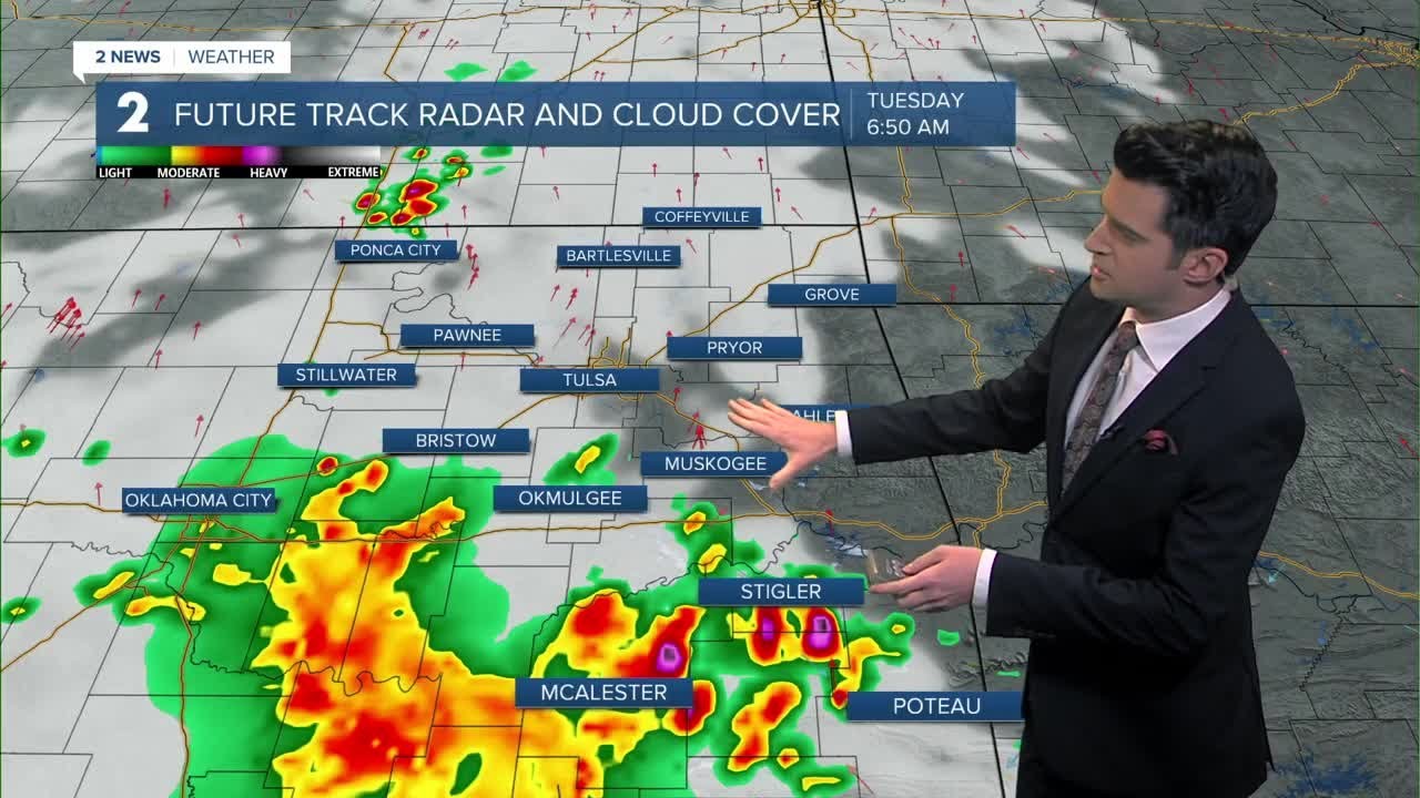 More storm chances early Tuesday morning - YouTube