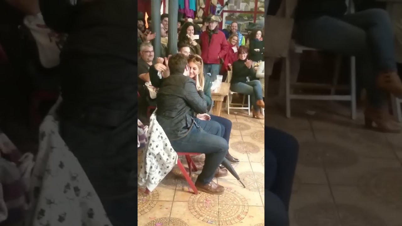 kike Remolino canta un pasodoble inédito, para una pareja de Lucena en el dia de los enamorados