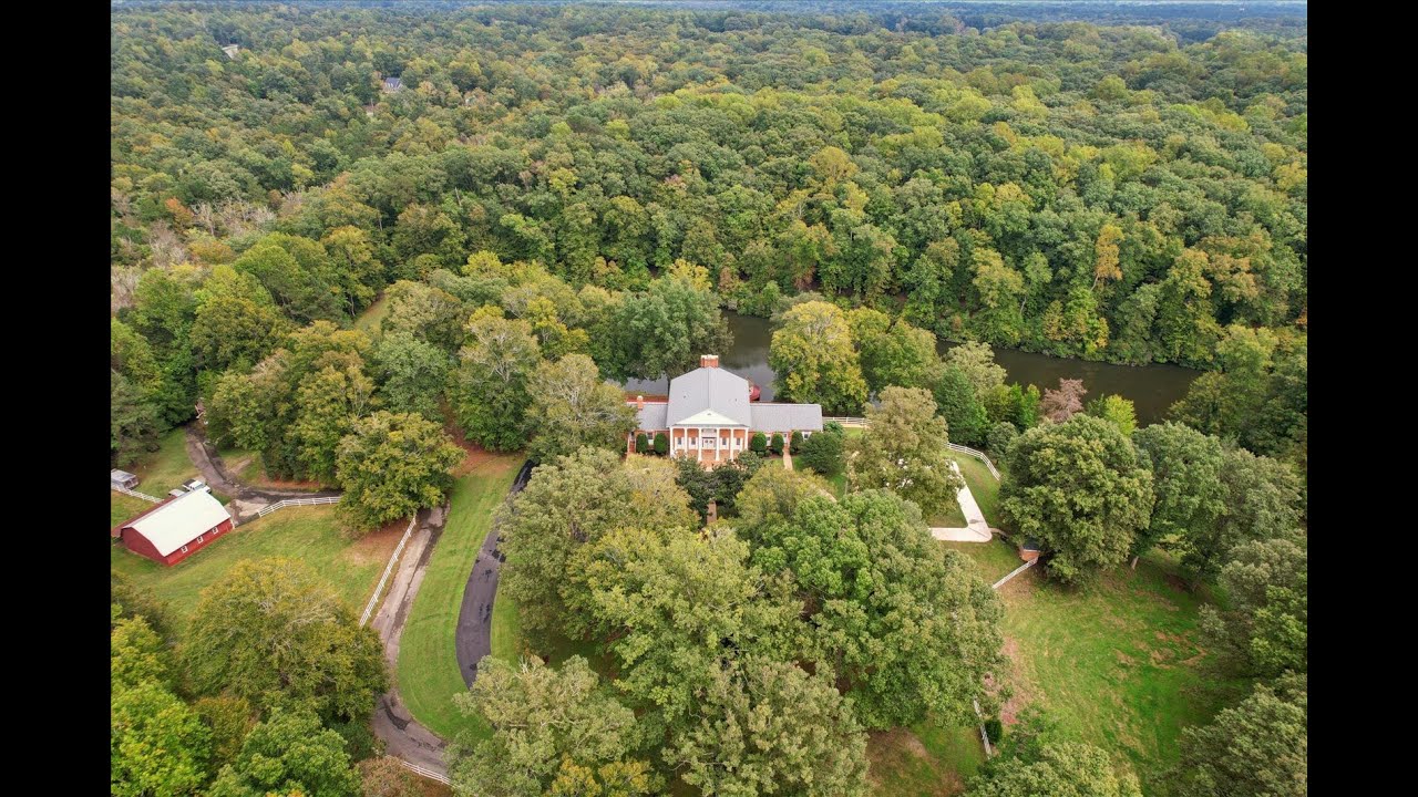 TOUR THIS LUXURY HOME IN WILLIAMSBURG, VA ON 42 ACRES