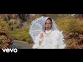 Xhaania - In The Middle (Official Music Video)