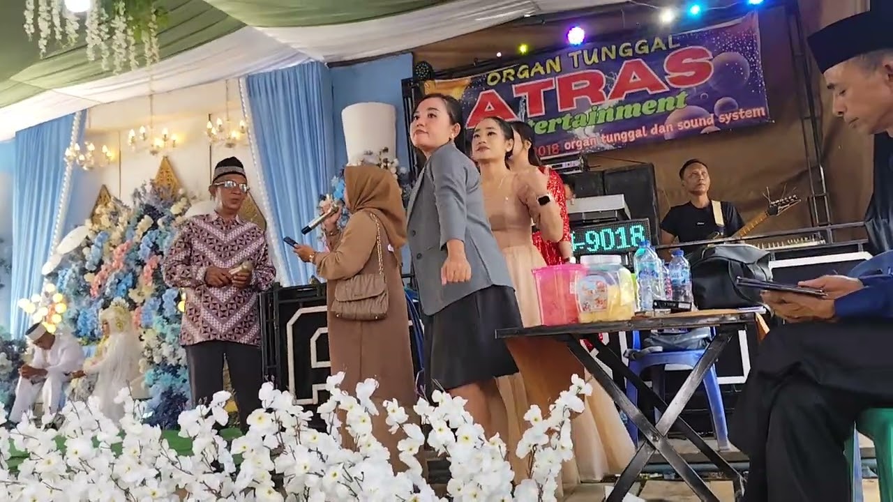 MAMA PAPA VERSI OT ATRAS