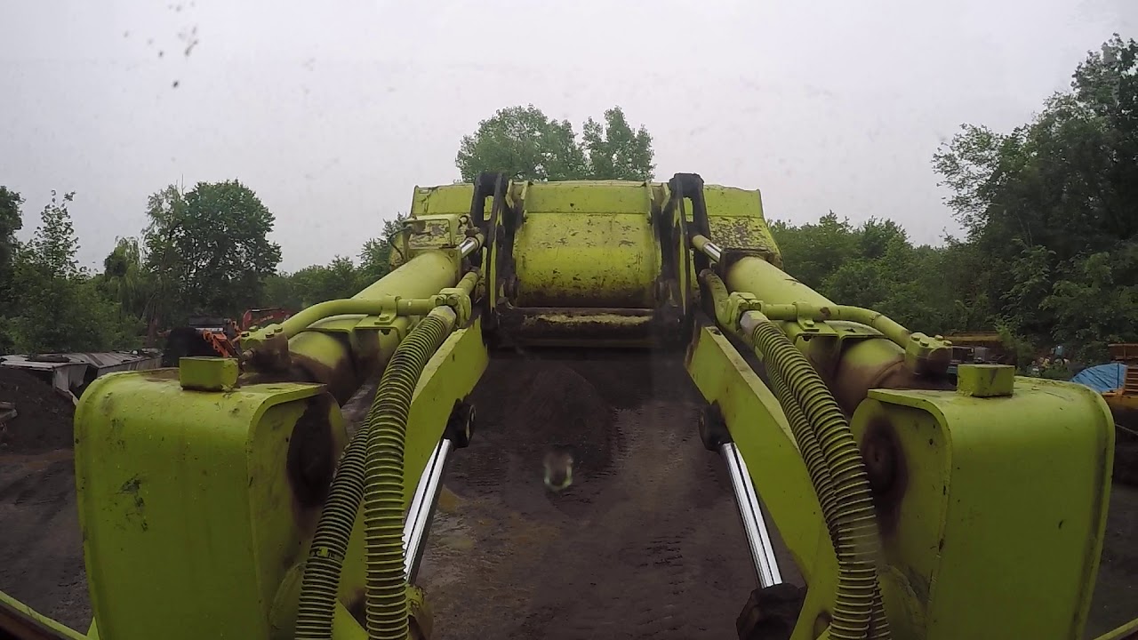 Terex 72 51b Stockpiling Material Youtube