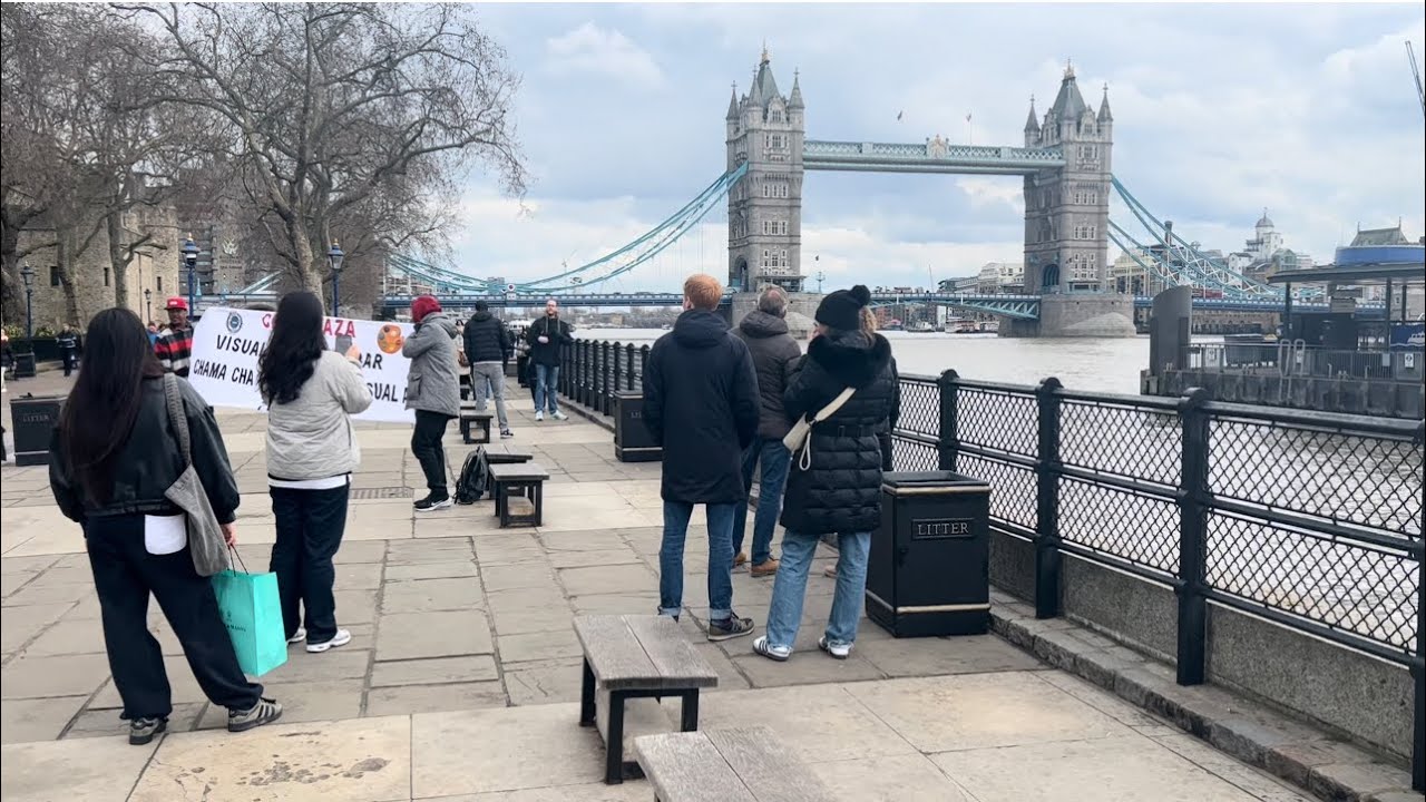 London Walk Tower Bridge to Tower Hill Station / London City Walking