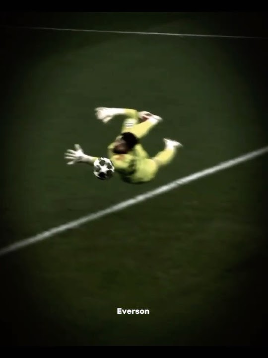 The magic of goalkeepers ⚽️ MELODIA DA ALAMEDA #fyp #soccer #edit