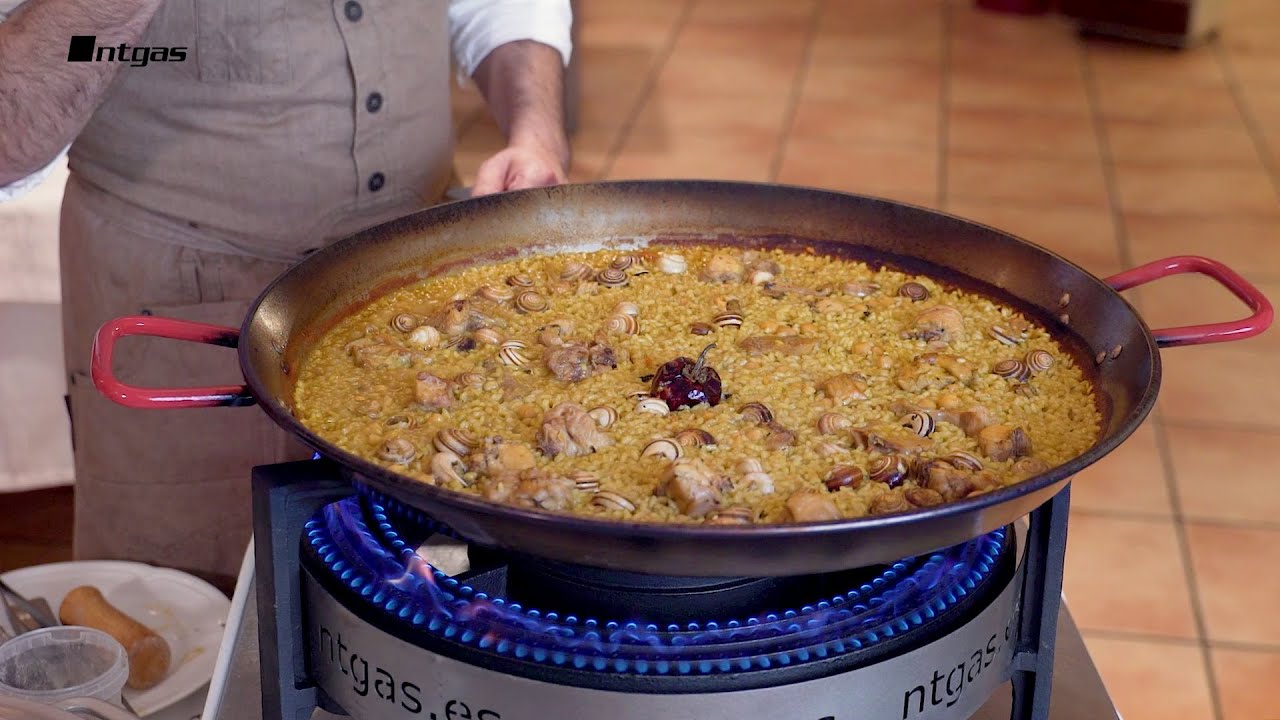 Paella de conejo y caracoles por Evarist Miralles