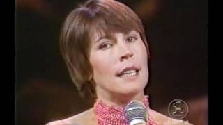 Bee Gees With Helen Reddy To Love Somebody chords