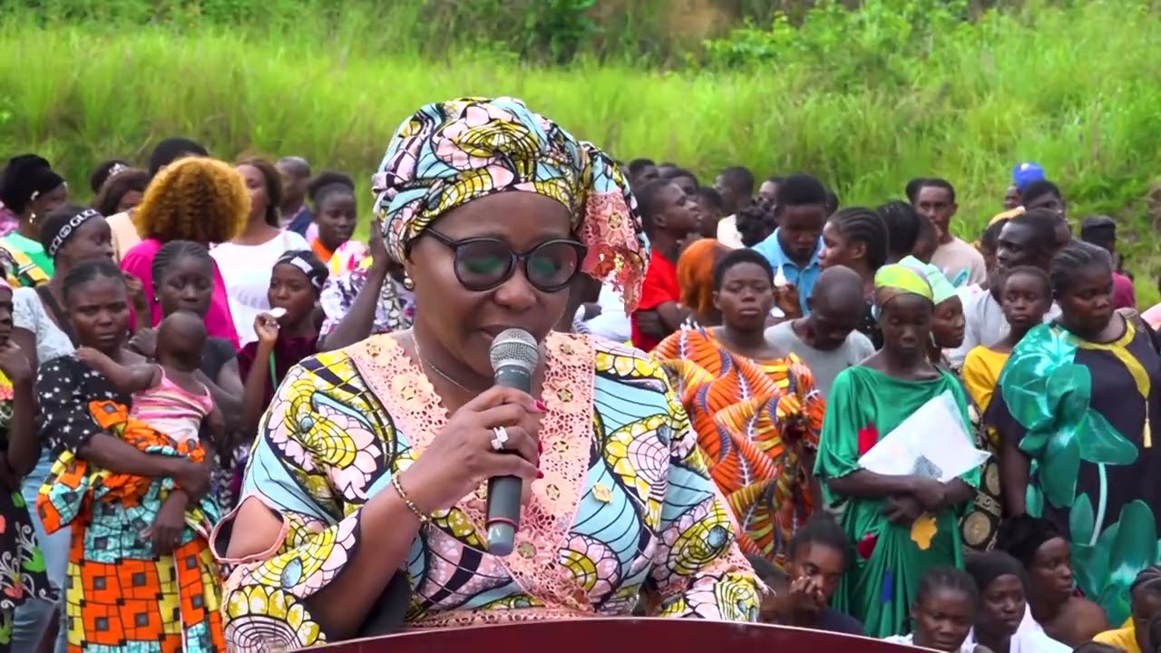 remise officielle des chèques aux bénéficiaires du projet "Kolissa,"appuyé par le FIGA à Kinkala