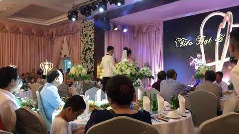 Thanh xuân chỉ để đi ăn cỗ cưới