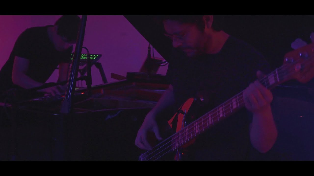 Alejandro Karo - Solo (Official Video)