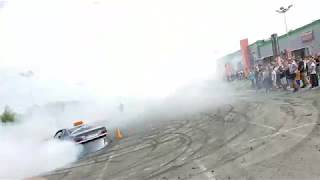 Driving school instructor doing donuts with an BMW M3