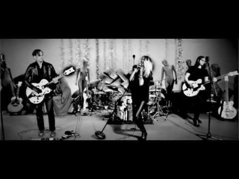 THE DEAD WEATHER “I Feel Love (Every Million Miles)" - Live Performance Video