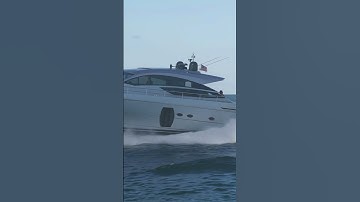 Pershing rooster tail (Haulover Inlet)