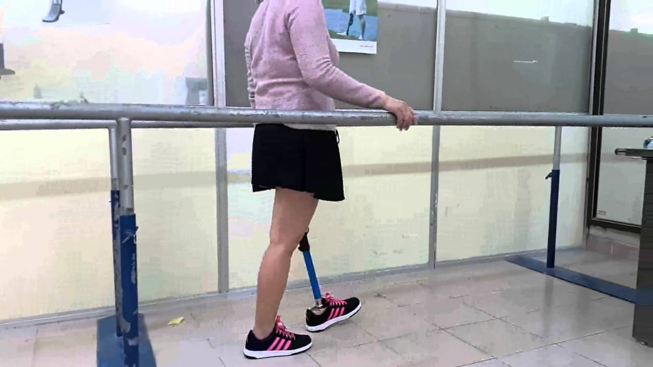 Tập Đi Với Chân Giả Trên Gối Tập Đi Với Chân Giả Trên Gối