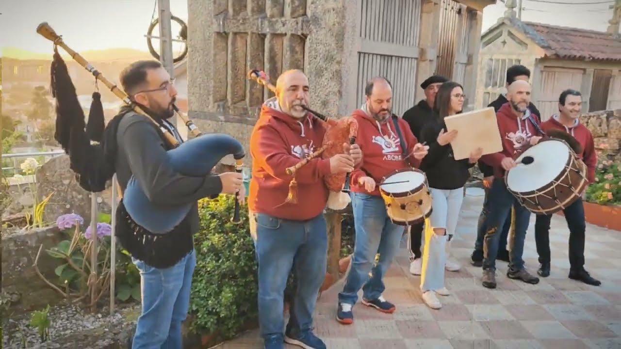 Aí ven Avelino! #1 | Foliada das Rías Baixas (Abóbriga)