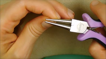 How to Make a Basic Loop with Round Nose Pliers from Wire Wrapping GutsyGuide: Mastering the Basics