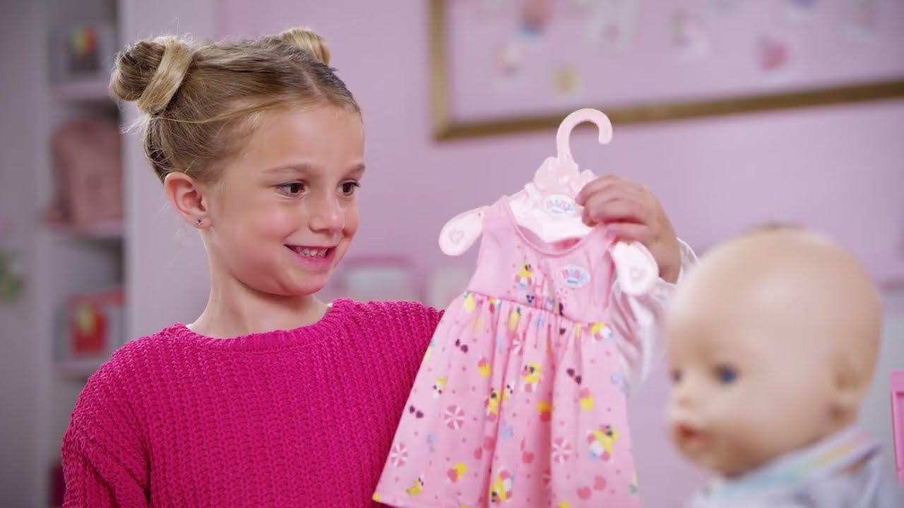 BABY born Kleiderschrank mit Wetterente - YouTube