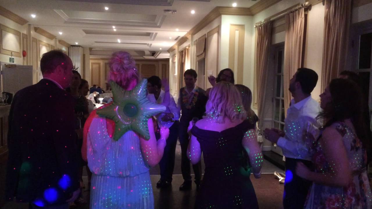 Mobile Disco Croydon Mobile DJ & Wedding DJ Hire www.somdjhire.co.uk