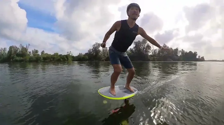 Foil Surfing in Singapore