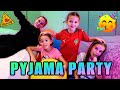Pyjama party avec les cousines dans la chambre de kamilia