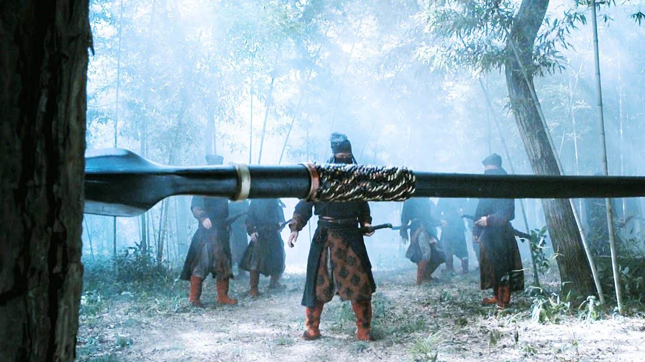 不愧是近十年来最强武侠，“刘德华”手持亢龙锏，轻松震碎顶级神兵，堪称无坚不摧所向披靡！