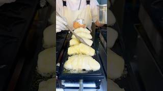 大量のバターを塗った塩パンのたい焼き