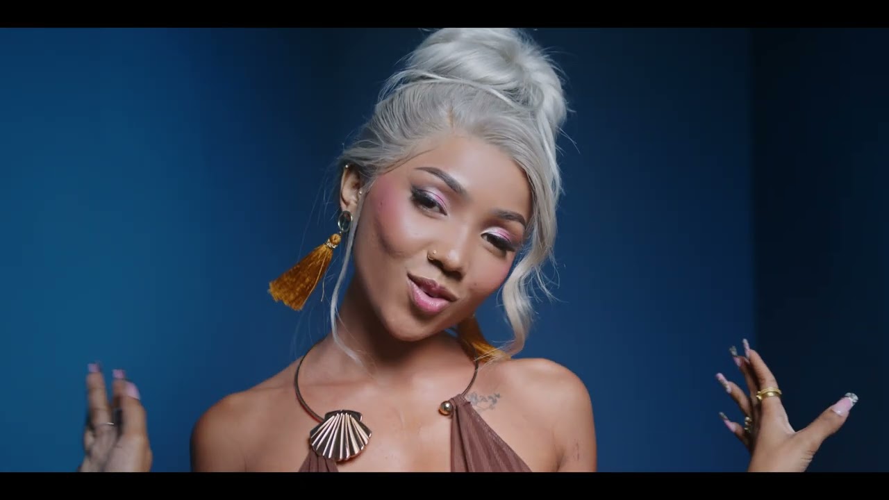 STELLA LYNCHA - HONONDRAHA ALAIVA (Clip Officiel)