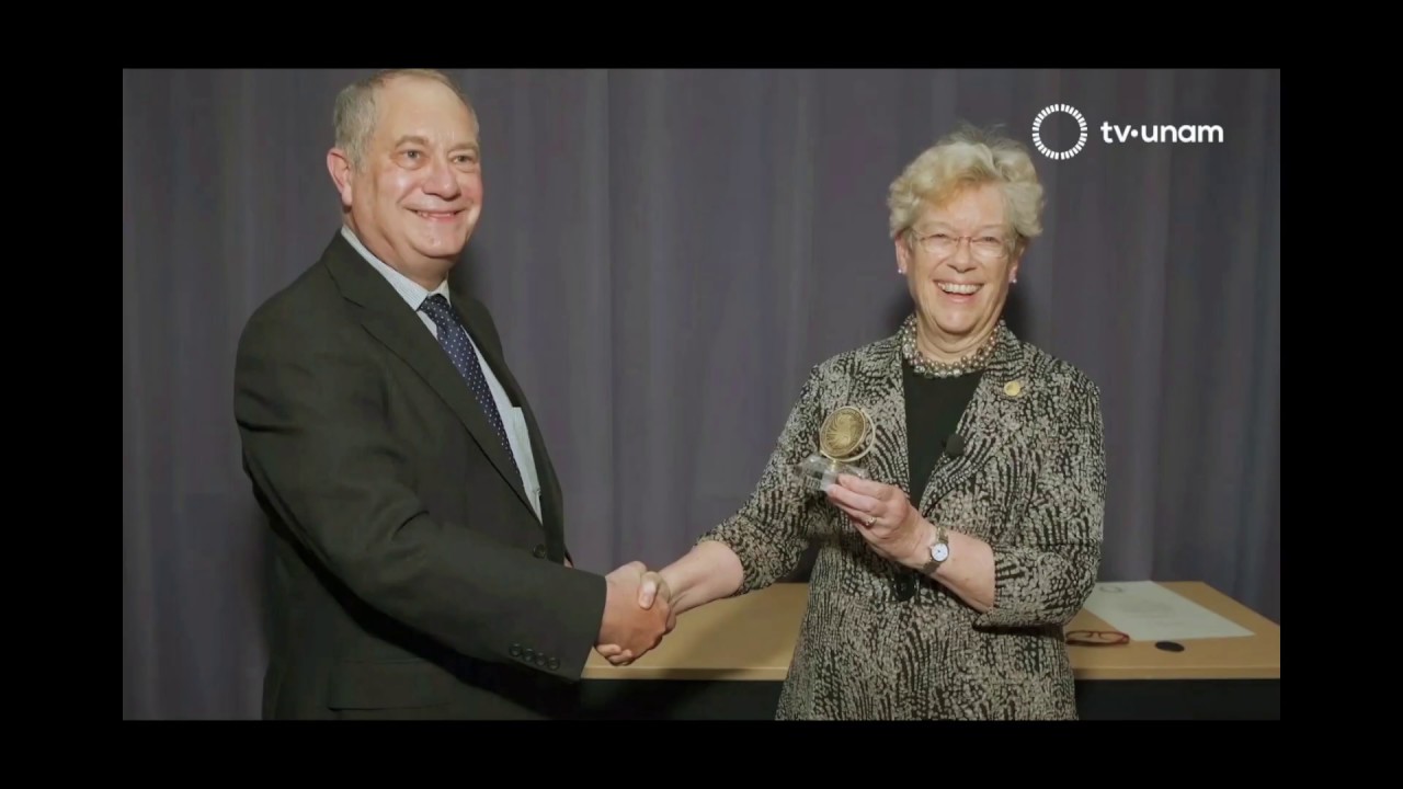 cultural assimilation Honoris Causa UNAM: Sandra Moore Faber