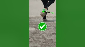 EASY FLICK UP TUTORIAL ⚽..#football #footballskills #soccer #flickup #tutorialvideo