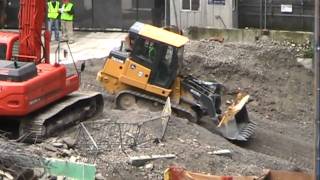 Deere 605C track loader