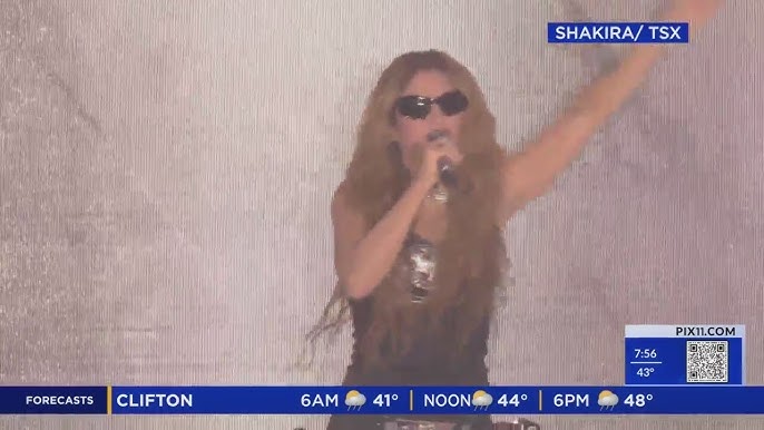 Shakira Performs A Pop Up Concert In Times Square