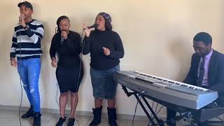 Emafini nangu uyeza Mpendulo Machazi on keys ft by Snqo Pretty Ntuthuko