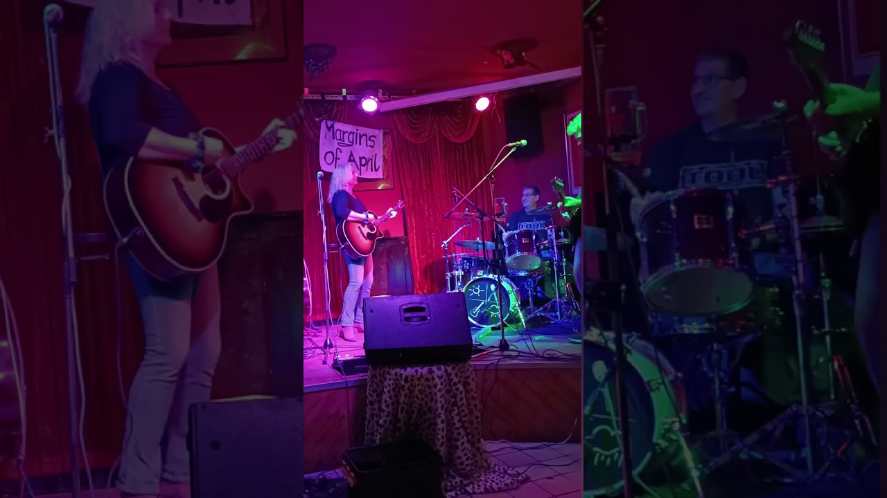 "Stupid Girl" - Margins Of April live im Karo, Bremen mit Special Guest Matthes an den Drums!