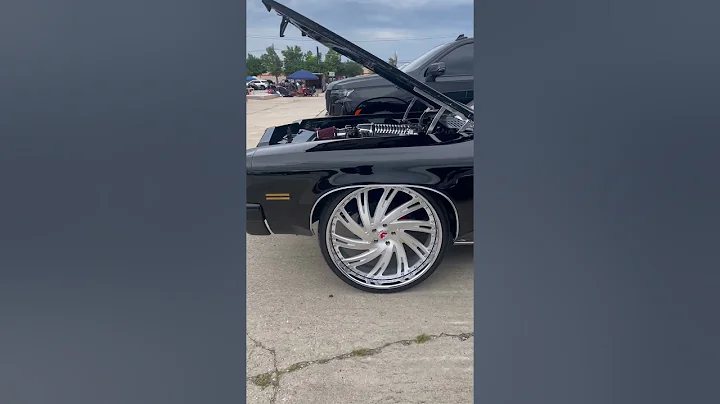 Delta 88 on 26in Forgiato wheels!!